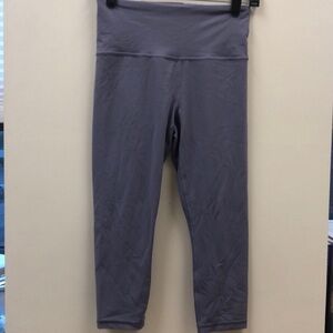 Athleta Elation Capri in Temptest Violet, Size Small